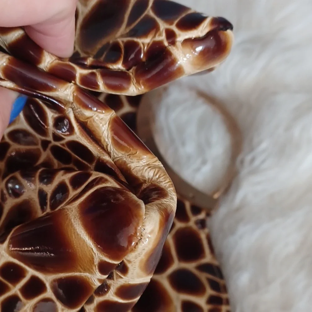 Hobo Medium Size Clutch - Picture 13 of 14